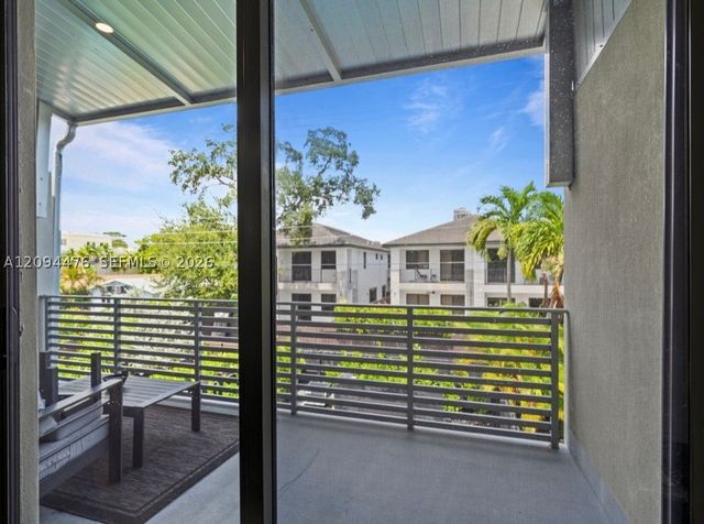 307 SW 10th St, Fort Lauderdale, FL 33315