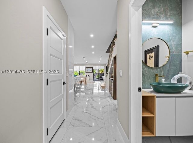 307 SW 10th St, Fort Lauderdale, FL 33315