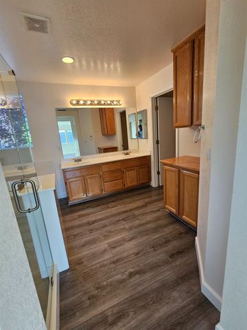 5086 Bissett Way, Sacramento, CA 95835