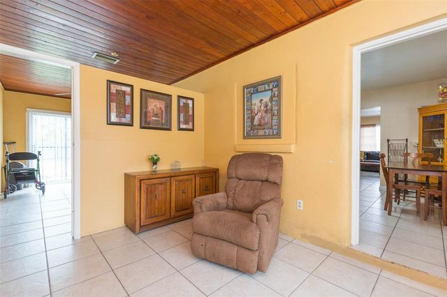 2703 W SAINT JOSEPH STREET, Tampa, FL 33607