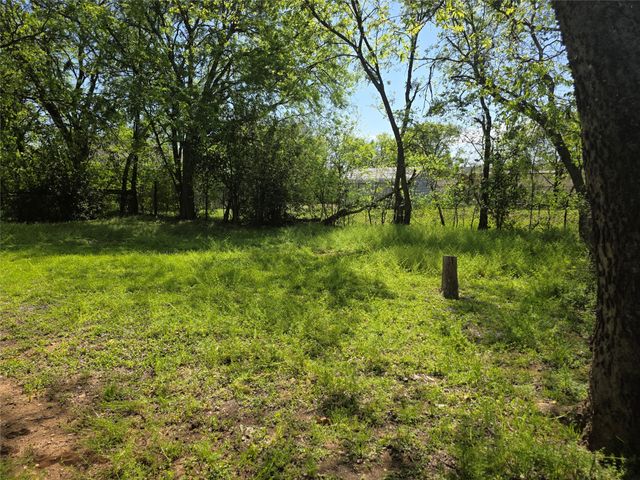 1207 N Anglin Street, Cleburne, TX 76031