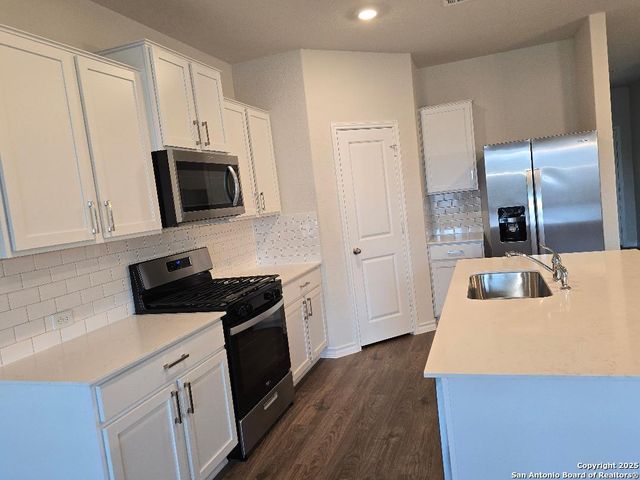 21027 Watercourse Way, San Antonio, TX 78266