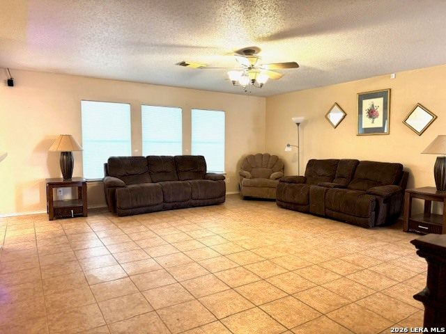 6331 Donely, San Antonio, TX 78247