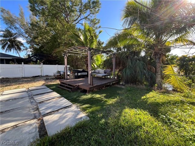 2729 53rd TER SW, Naples, FL 34116