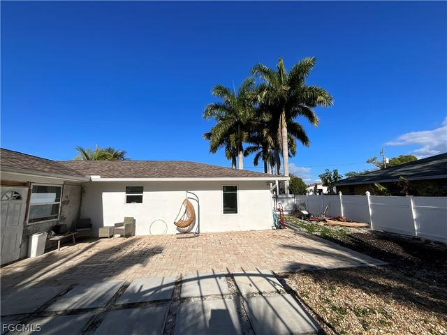 2729 53rd TER SW, Naples, FL 34116