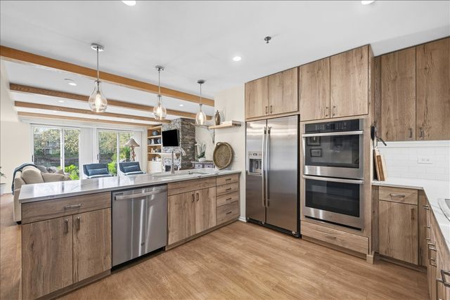 1040 Arbor Lane, Northfield, IL 60093