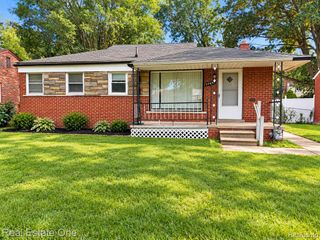 29697 Hiveley Street, Inkster, MI 48141