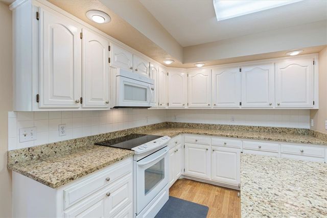 17 Saint Andrews Lane, Holiday Island, AR 72631