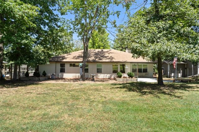 17 Saint Andrews Lane, Holiday Island, AR 72631