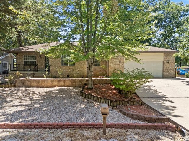 17 Saint Andrews Lane, Holiday Island, AR 72631
