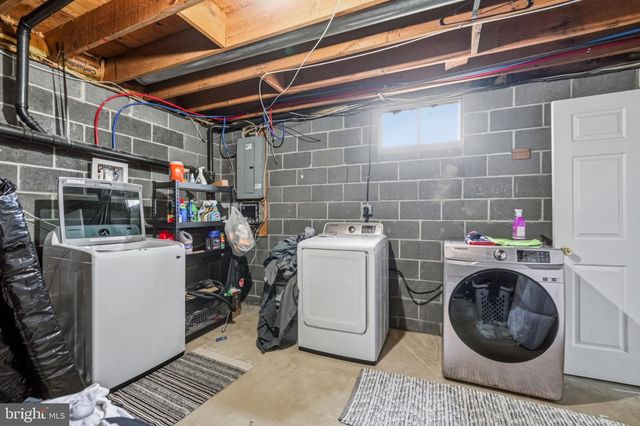 13 MUIRFIELD DR, Sicklerville, NJ 08081