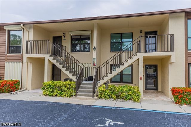 4410 Chantelle DR H-205, Naples, FL 34112