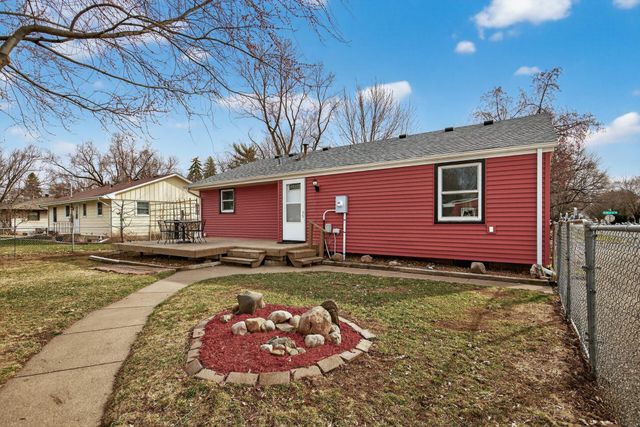 9447 Pilgrim Lane N, Maple Grove, MN 55369