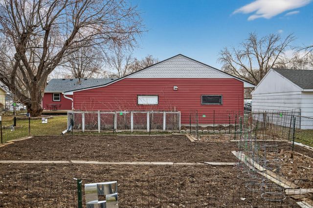 9447 Pilgrim Lane N, Maple Grove, MN 55369