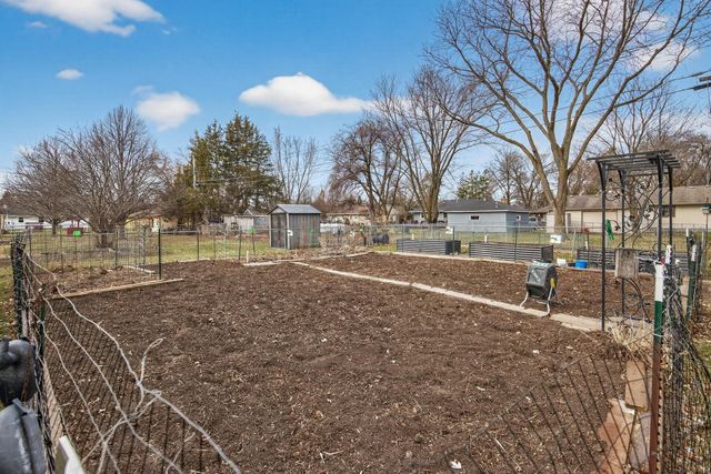 9447 Pilgrim Lane N, Maple Grove, MN 55369