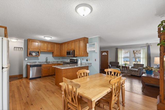 9447 Pilgrim Lane N, Maple Grove, MN 55369