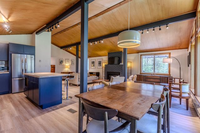 9 Mountain Acres Road, Jamaica, VT 05343