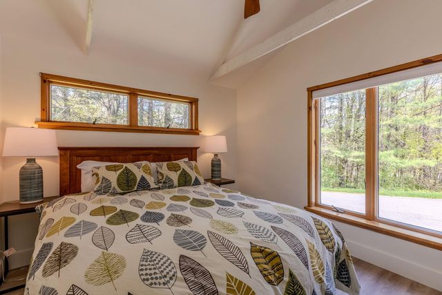 9 Mountain Acres Road, Jamaica, VT 05343
