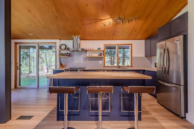 9 Mountain Acres Road, Jamaica, VT 05343