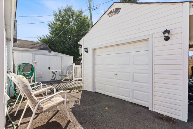 9714 Mcvicker Avenue, Oak Lawn, IL 60453