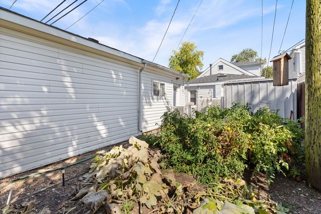 9714 Mcvicker Avenue, Oak Lawn, IL 60453