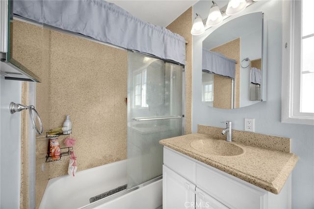 304 S Colfax, La Habra, CA 90631