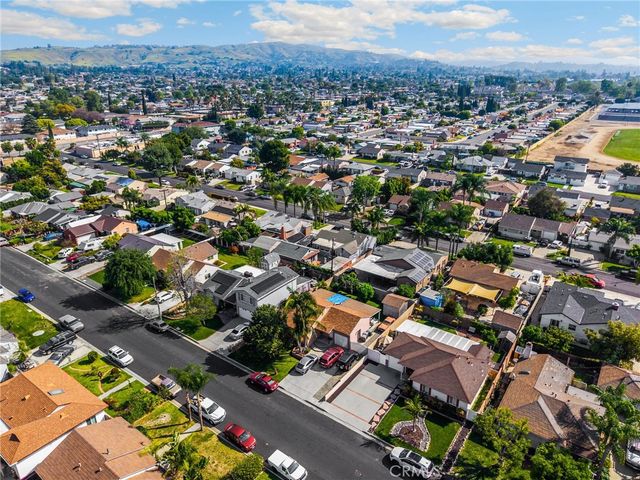 304 S Colfax, La Habra, CA 90631