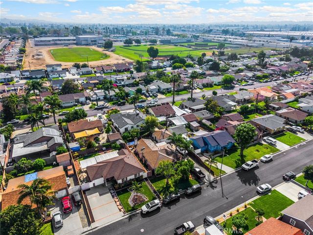 304 S Colfax, La Habra, CA 90631