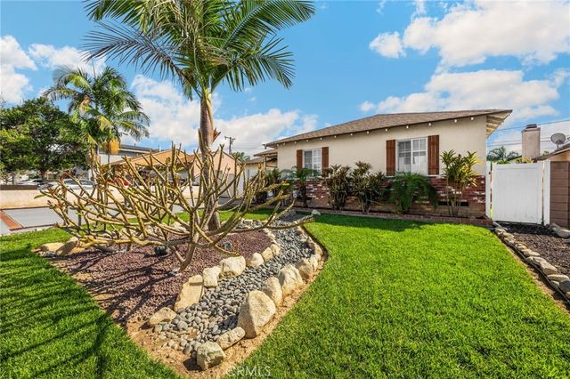 304 S Colfax, La Habra, CA 90631