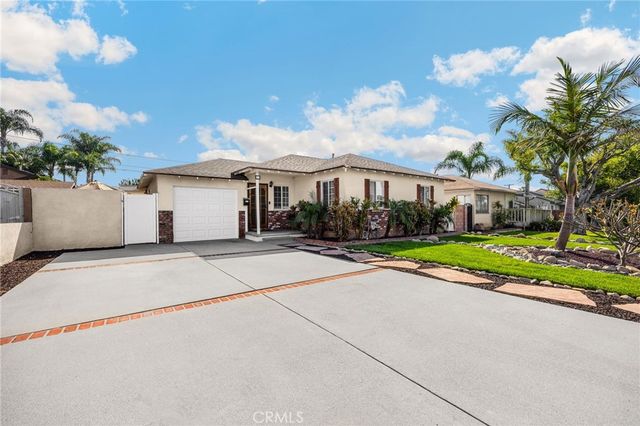 304 S Colfax, La Habra, CA 90631