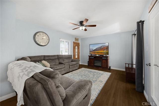 304 S Colfax, La Habra, CA 90631