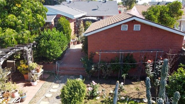 1343 Highland, Glendale, CA 91202