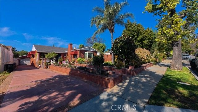 1343 Highland, Glendale, CA 91202