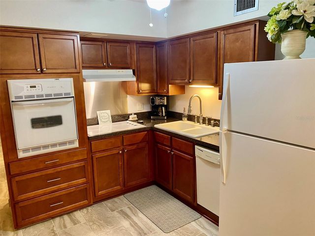 2360 IRISH LANE 64, Clearwater, FL 33763