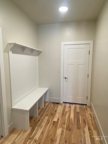 2516 E Hidden Creek Street, Nampa, ID 83687