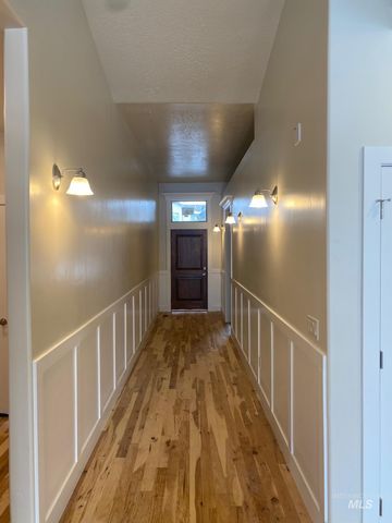 2516 E Hidden Creek Street, Nampa, ID 83687