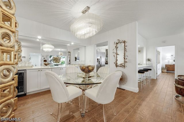 5817 Glencove DR 402, Naples, FL 34108