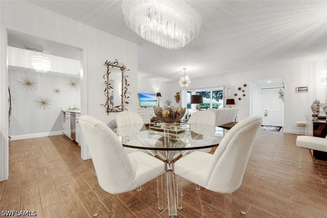 5817 Glencove DR 402, Naples, FL 34108