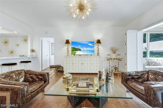 5817 Glencove DR 402, Naples, FL 34108