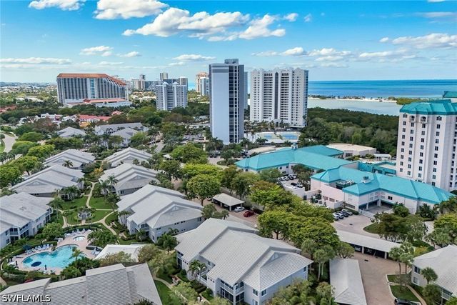 5817 Glencove DR 402, Naples, FL 34108