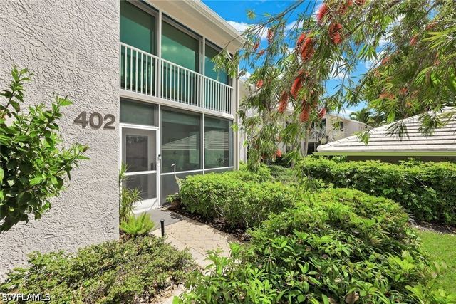 5817 Glencove DR 402, Naples, FL 34108