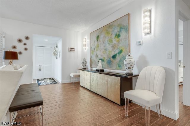 5817 Glencove DR 402, Naples, FL 34108