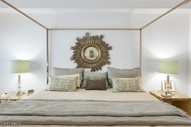 5817 Glencove DR 402, Naples, FL 34108