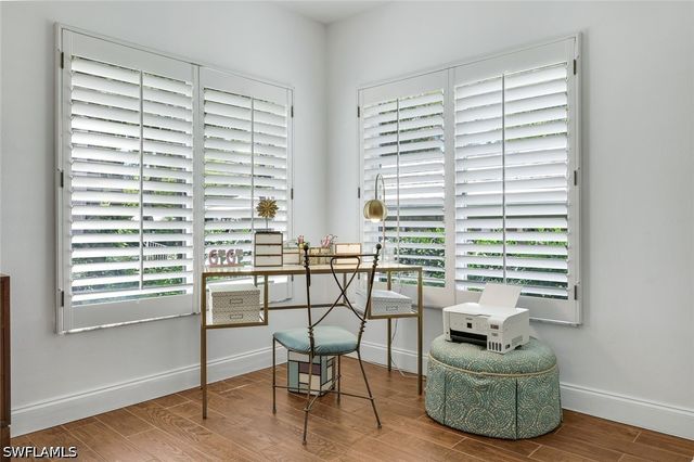 5817 Glencove DR 402, Naples, FL 34108