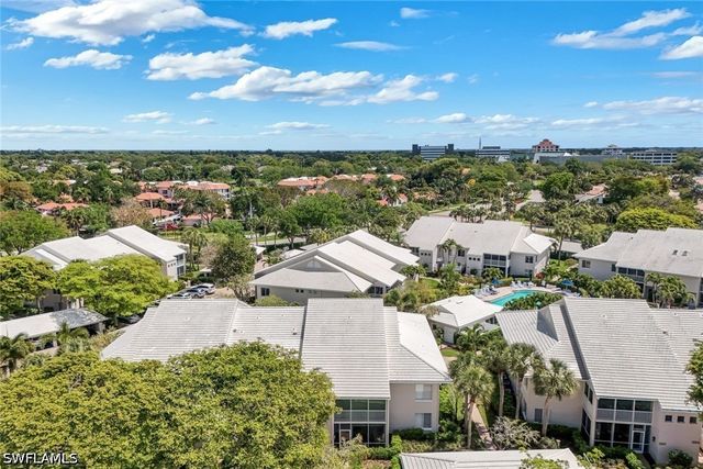 5817 Glencove DR 402, Naples, FL 34108