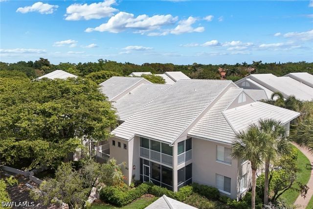 5817 Glencove DR 402, Naples, FL 34108