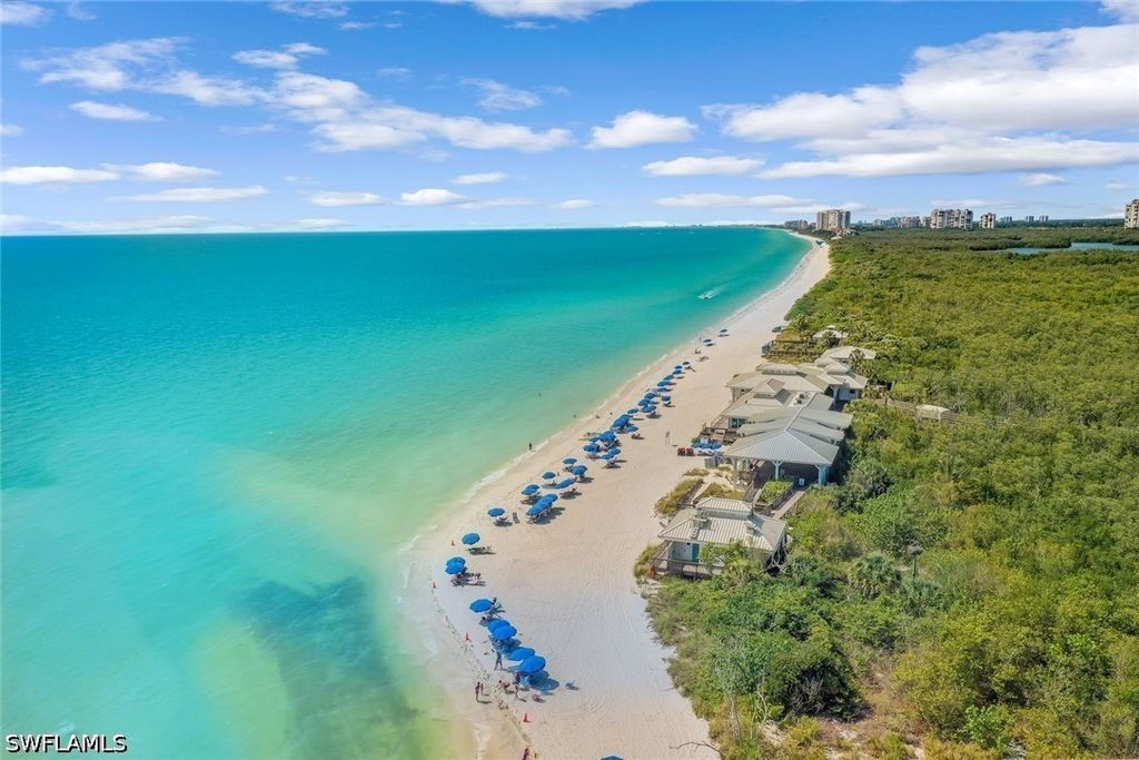 5817 Glencove DR 402, Naples, FL 34108