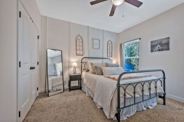 1236 N Charlotte St, Dickson, TN 37055