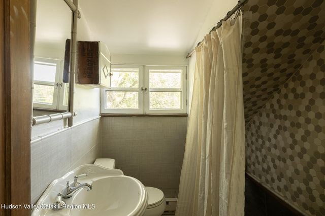 265 New York 385, Athens, NY 12015