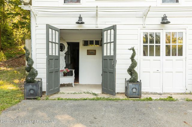 265 New York 385, Athens, NY 12015